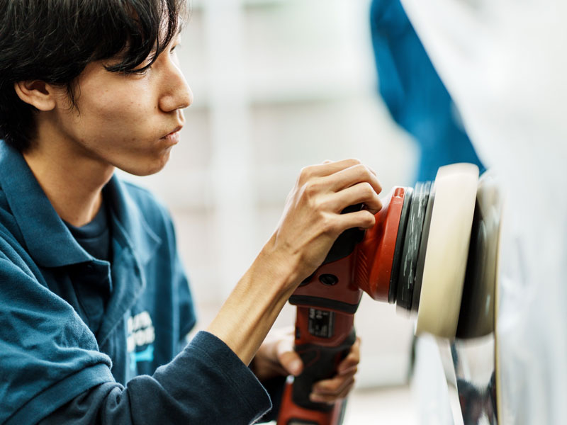 あなたとクルマの笑顔のために、愛車のキズ・ヘコミを修理